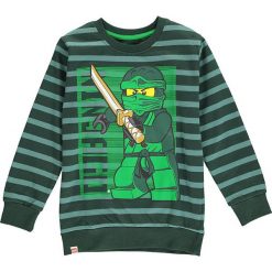 Bluza w kolorze zielonym. Zielone bluzy chłopięce rozpinane LEGO Wear, w paski, z bawełny. W wyprzedaży za 59,95 zł.
