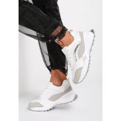 Białe Sneakersy Callamora. Białe sneakersy damskie Renee. Za 99,99 zł.