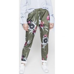Vila - Spodnie. Zielone legginsy damskie Vila, s, bez wzorów, z elastanu, casualowe. W wyprzedaży za 99,90 zł.