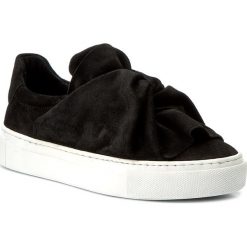 Półbuty BRONX - ByardenX 65913-L Black 01. Czarne półbuty damskie marki Bronx, na co dzień, bez wzorów, ze skóry, bez obcasa, na koturnie, bez zapięcia. W wyprzedaży za 299,00 zł.