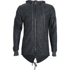 Czarna Bluza Striving. Czarne bluzy męskie z kieszeniami marki Born2be, m, ze skóry. Za 49,99 zł.
