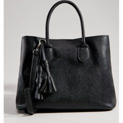 Torebka city bag z chwostami - Czarny. Czarne torebki klasyczne damskie Mohito. W wyprzedaży za 59,99 zł.