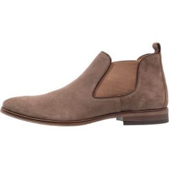 Pier One Botki beige. Brązowe buty zimowe męskie Pier One, z materiału. Za 209,00 zł.