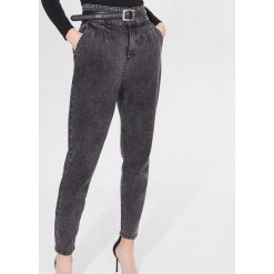 Jeansy carrot fit - Szary. Szare jeansy damskie Mohito. Za 149,99 zł.
