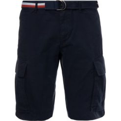 Szorty materiałowe TOMMY HILFIGER John MW0MW10903. Zielone spodenki i szorty męskie TOMMY HILFIGER, m, bez wzorów, z bawełny. W wyprzedaży za 239,00 zł.