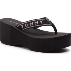 Japonki TOMMY HILFIGER - Tommy Retro High Beach Sandal FW0FW03871 Black 990. Klapki damskie TOMMY HILFIGER. W wyprzedaży za 199,00 zł.