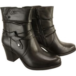 TAMARIS 25015-21 black uni, botki damskie. Czarne botki damskie Tamaris, ze skóry, bez obcasa, na obcasie, na zamek. Za 369,90 zł.
