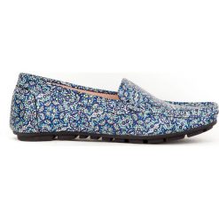Mokasyny damskie - skóra naturalna - model 001 – motyw etniczny. Mokasyny damskie Zapato, bez wzorów, ze skóry, bez obcasa, bez zapięcia. W wyprzedaży za 173,40 zł.