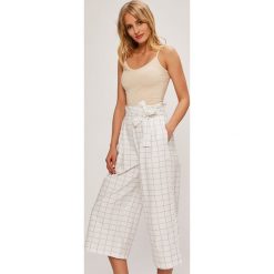 Answear - Spodnie Stripes Vibes. Spodnie damskie ANSWEAR. W wyprzedaży za 69,90 zł.