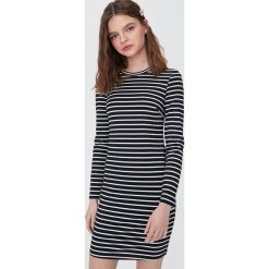 Dopasowana sukienka basic - Wielobarwny. Sukienki damskie Sinsay, s, bez wzorów, bez kołnierzyka, bez rękawów, dopasowane. W wyprzedaży za 31,99 zł.