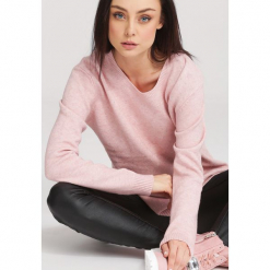 Jasnoróżowy Sweter Bossy. Czerwone swetry klasyczne damskie marki other, na jesień, l. Za 79,99 zł.