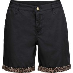 Szorty chino z satynową wstawką bonprix czarny. Czarne chinosy damskie bonprix, bez wzorów, z satyny. Za 69,99 zł.