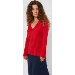 Sweter w kolorze czerwonym. Czerwone swetry damskie Rodier, klasyczne. W wyprzedaży za 122,95 zł.