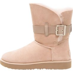 UGG JAYLYN Botki driftwood. Szare botki damskie marki Peter Kaiser, z materiału. Za 969,00 zł.