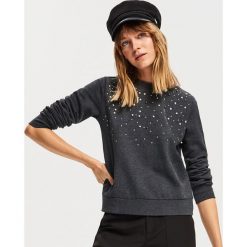 Bluza z aplikacjami - Szary. Szare bluzy damskie marki Reserved, l, z aplikacjami. Za 69,99 zł.