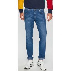 Wrangler - Jeansy Greensboro. Niebieskie jeansy męskie marki Wrangler. Za 329,90 zł.