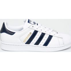 Adidas Originals - Buty Superstar. Białe buty sportowe męskie marki adidas Originals, ze skóry, na sznurówki. W wyprzedaży za 319,90 zł.