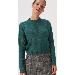 Krótki sweter z błyszczącą nicią - Zielony. Zielone swetry damskie Sinsay, s, bez wzorów, z krótkim rękawem, krótkie, bez kaptura. W wyprzedaży za 39,99 zł.