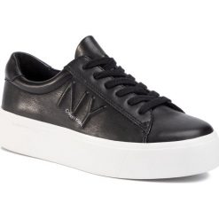 Sneakersy CALVIN KLEIN - Jamella B4E00036 Black. Czarne półbuty damskie Calvin Klein, na co dzień, bez wzorów, ze skóry ekologicznej, bez obcasa, na koturnie, bez zapięcia. Za 499,00 zł.