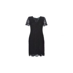 Sukienki krótkie Lauren Ralph Lauren SCALLOPED LACE DRESS. Czarne sukienki damskie Lauren Ralph Lauren, bez wzorów, bez kołnierzyka, z krótkim rękawem, krótkie, mini. Za 1009,00 zł.