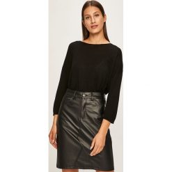 Answear - Bluzka. Czarne bluzki damskie ANSWEAR, s, bez wzorów, z wiskozy, z okrągłym kołnierzem, bez rękawów. W wyprzedaży za 49,90 zł.