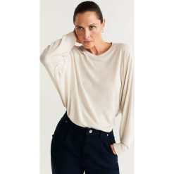 Mango - Bluzka Calen. Szare bluzki damskie Mango, s, bez wzorów, z poliesteru, z okrągłym kołnierzem, z długim rękawem. Za 69,90 zł.