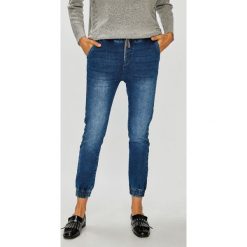 Medicine - Jeansy Basic. Niebieskie jeansy damskie marki MEDICINE, z bawełny. W wyprzedaży za 79,90 zł.