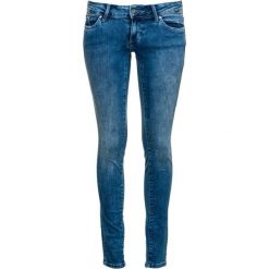 Mustang jeansy damskie Gina 27/32 niebieskie. Niebieskie jeansy damskie Mustang, z jeansu. W wyprzedaży za 239,00 zł.
