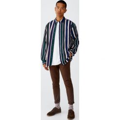 Koszula w paski retro. Szare koszule męskie Pull&Bear, m, w paski, retro, bez kołnierzyka, z długim rękawem. Za 99,90 zł.