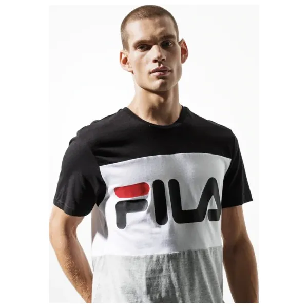 Fila Koszulka Ss Day Tee , szary, rozmiar L. Szare koszulki męskie Fila, m, bez wzorów, z tkaniny, bez kołnierzyka, z krótkim rękawem, krótkie. Za 149,99 zł.