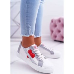 Trampki Damskie Big Star Białe z Sercem EE274257. Białe trampki i tenisówki damskie Tagless, bez wzorów, na sznurówki. Za 109,90 zł.