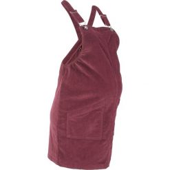Sukienka ogrodniczka ciążowa sztruksowa bonprix czerwony klonowy. Czerwone sukienki z falbanami marki bonprix, ze sztruksu, moda ciążowa, dopasowane. Za 129,99 zł.