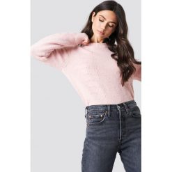 Samsoe & Samsoe Sweter Nola O-N - Pink. Różowe swetry damskie marki Samsøe & Samsøe, bez wzorów, z wełny, z długim rękawem, długie, bez kaptura. Za 566,95 zł.