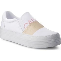 Tenisówki CALVIN KLEIN JEANS - Zelma RE9805 White/Gold. Białe półbuty damskie Calvin Klein Jeans, bez wzorów, z jeansu, bez obcasa, na koturnie, bez zapięcia. W wyprzedaży za 299,00 zł.