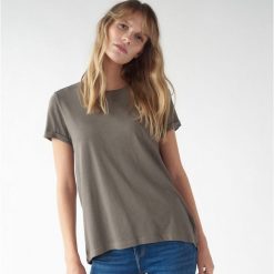 Gładki T-shirt -. T-shirty damskie Mohito, s, bez wzorów, bez kołnierzyka. Za 29,99 zł.