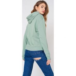 Bluzy damskie: NA-KD Basic Bluza z kapturem basic – Green