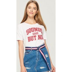 T-shirt z nadrukiem - Biały. Białe t-shirty damskie Sinsay, l, z nadrukiem. Za 19,99 zł.