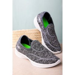 Szare buty sportowe slip on casu 204/1g. Szare buty sportowe damskie Casu, bez wzorów, sportowe. W wyprzedaży za 29,99 zł.