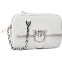 Torebka PINKO - Square Simply Cl PE 20 PLTT 1P21QZ Y65Z White. Białe listonoszki damskie Pinko, bez wzorów, ze skóry, bez dodatków. W wyprzedaży za 849,00 zł.