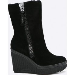 Calvin Klein Jeans - Botki. Czarne buty zimowe damskie Calvin Klein Jeans, z jeansu, na koturnie. W wyprzedaży za 529,90 zł.
