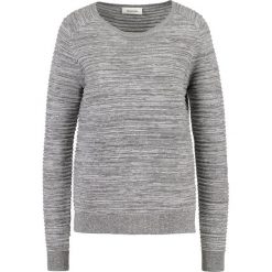 Swetry klasyczne damskie: Modström CARTER Sweter grey melange