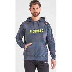 BLUZA john richmond. Bluzy męskie John Richmond, xxl, bez wzorów, bez kołnierzyka, bez rękawów, bez kaptura. W wyprzedaży za 1007,20 zł.