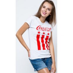 Bluzka COOL GIRL biała. Białe bluzki dziewczęce bawełniane Yups, z nadrukiem, z okrągłym kołnierzem, z krótkim rękawem. Za 12,00 zł.