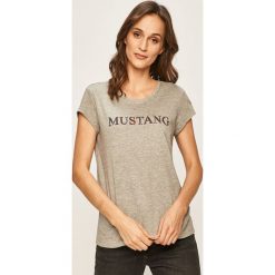 Mustang - T-shirt. Szare bluzki damskie Mustang, s, z nadrukiem, z bawełny, z okrągłym kołnierzem. W wyprzedaży za 49,90 zł.