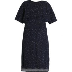 Nümph DAYO DRESS Sukienka letnia medieval blue. Niebieskie sukienki damskie marki Nümph, na lato, bez wzorów, z poliesteru, bez kołnierzyka, bez rękawów. Za 419,00 zł.