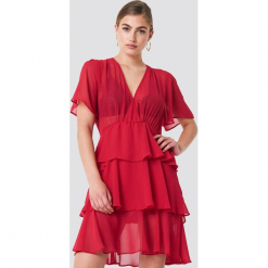 NA-KD Boho Sukienka z trójwarstwową falbanką - Red. Różowe sukienki boho marki NA-KD Boho, z falbankami, midi. W wyprzedaży za 97,17 zł.