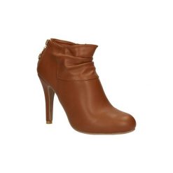 Low boots Casu BOTKI LB-135. Brązowe botki damskie marki Casu, bez obcasa, bez zapięcia. Za 29,99 zł.