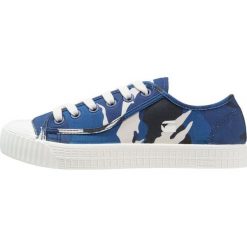 GStar ROVULC LOW AOP Sneakersy niskie swedish blue. Niebieskie sneakersy męskie marki G-Star, bez wzorów, z tworzywa sztucznego, bez zapięcia. Za 349,00 zł.