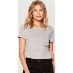 Koszulka z biżuteryjną aplikacją - Szary. Szare t-shirty damskie Mohito, l, z aplikacjami. Za 49,99 zł.