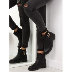 Botki na grubej podeszwie czarne HY-54 BLACK. Czarne botki damskie obuwie damskie, ze skóry ekologicznej, rockowe, bez obcasa, na platformie, na zamek. Za 115,83 zł.